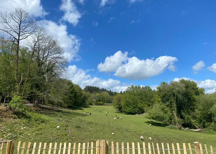 Petite Maison De Campagne Avec Vue Sur La Vallee